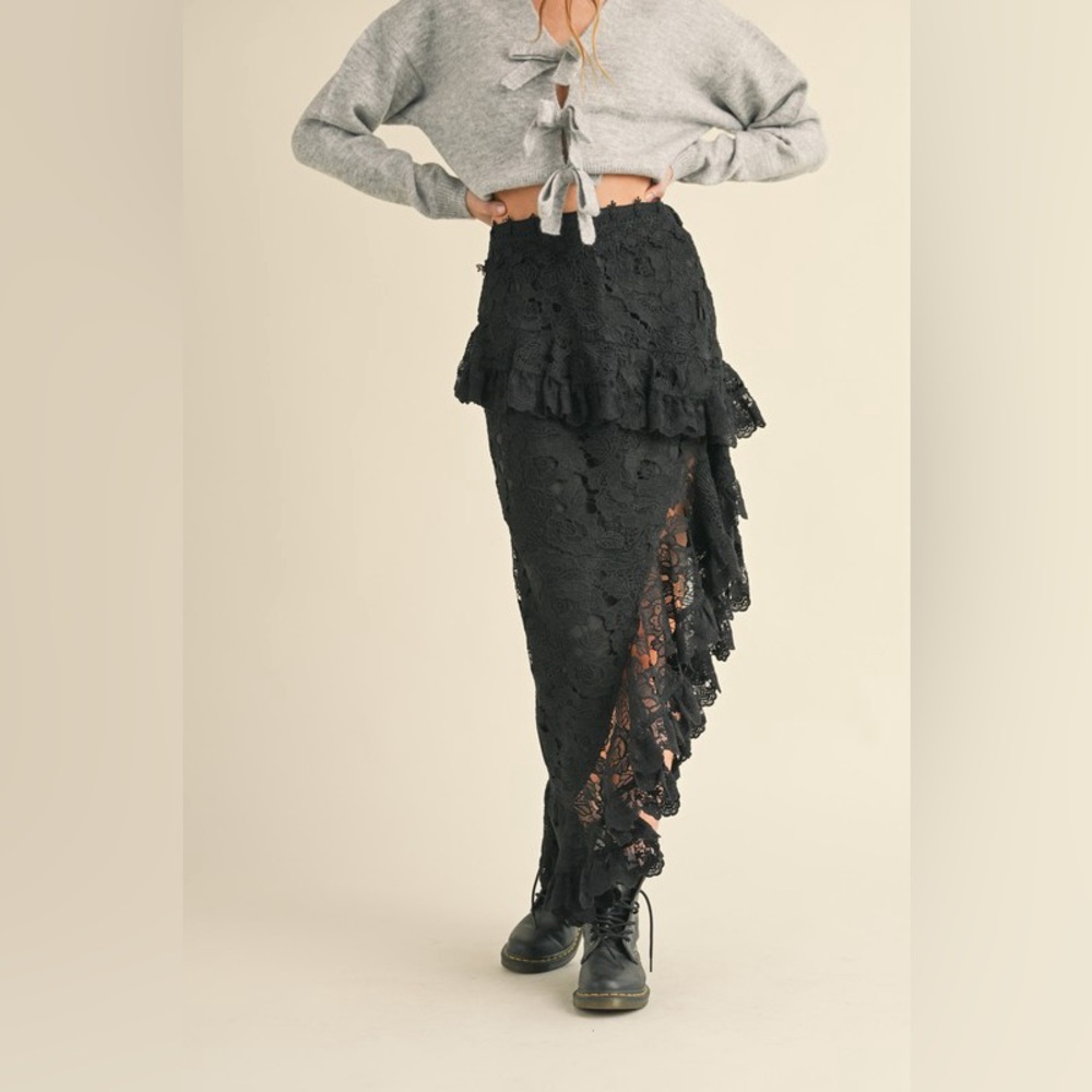 Black Lace Maxi Skirt - Stylish Layered Design - Picture 2 of 8